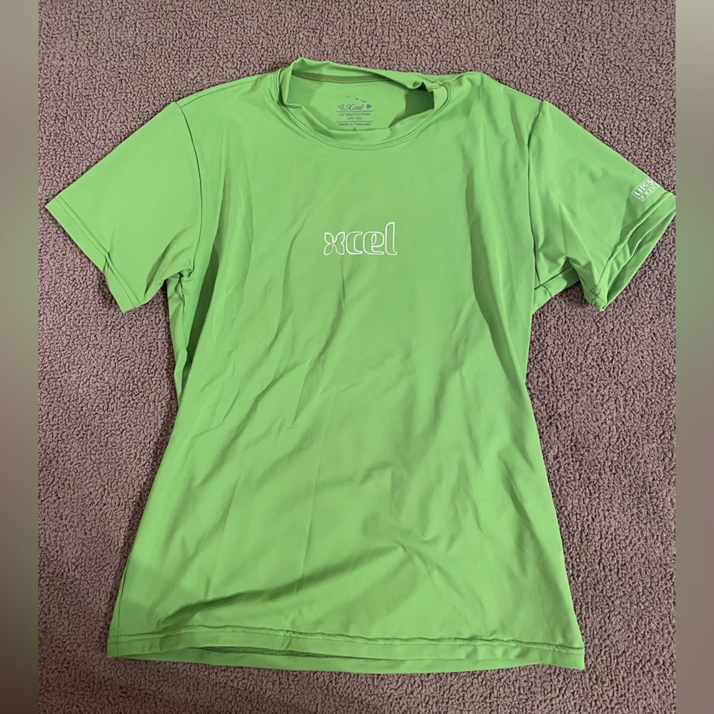 Xcel Swim rash guard short sleeve top Size 6- lime green
